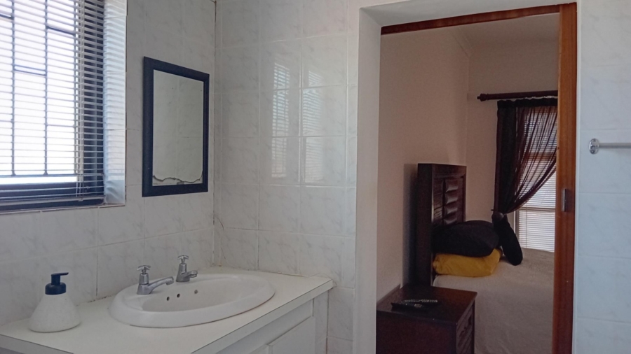 4 Bedroom Property for Sale in Parkersdorp Western Cape